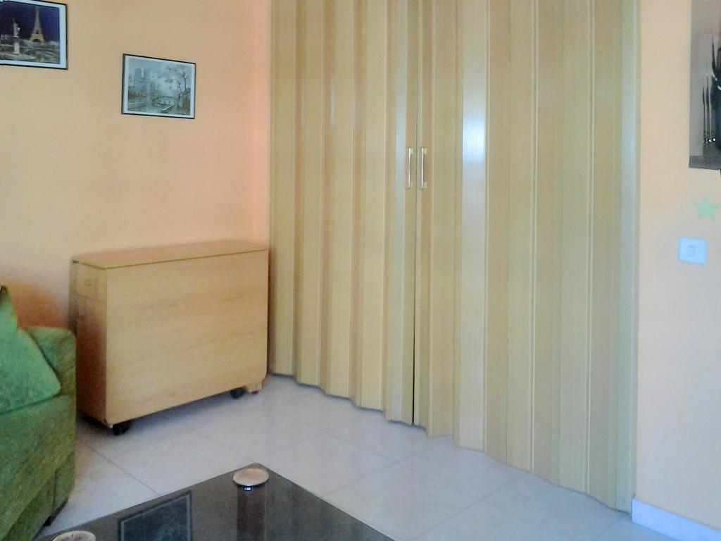 Apartamento En ซาลอว์ ภายนอก รูปภาพ